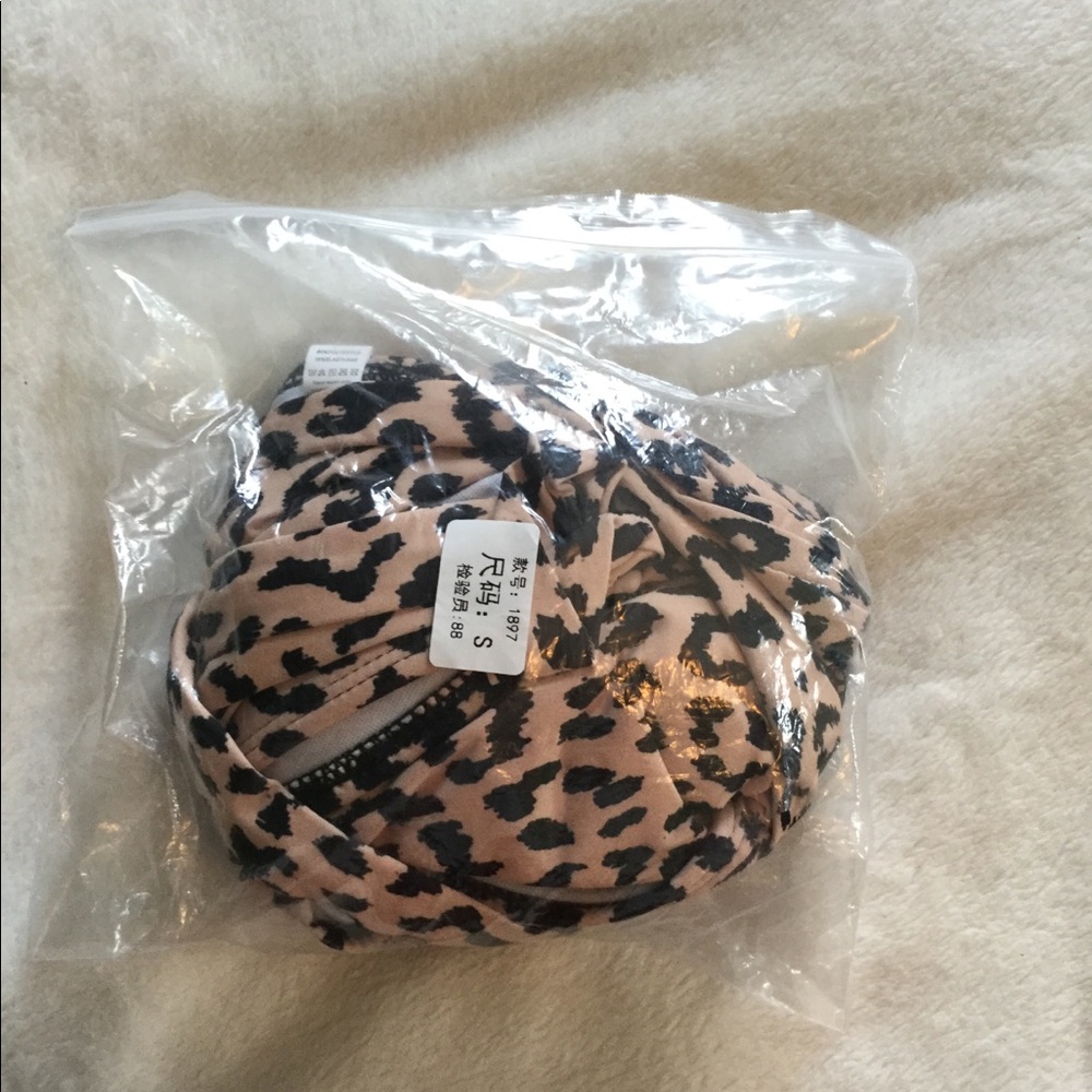 Leopard Print Swimsuit - Picture 4 of 6
